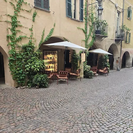 アパート Casa Piazzetta サルッツォ