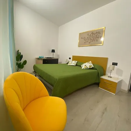 Casa Piazzetta アパート サルッツォ